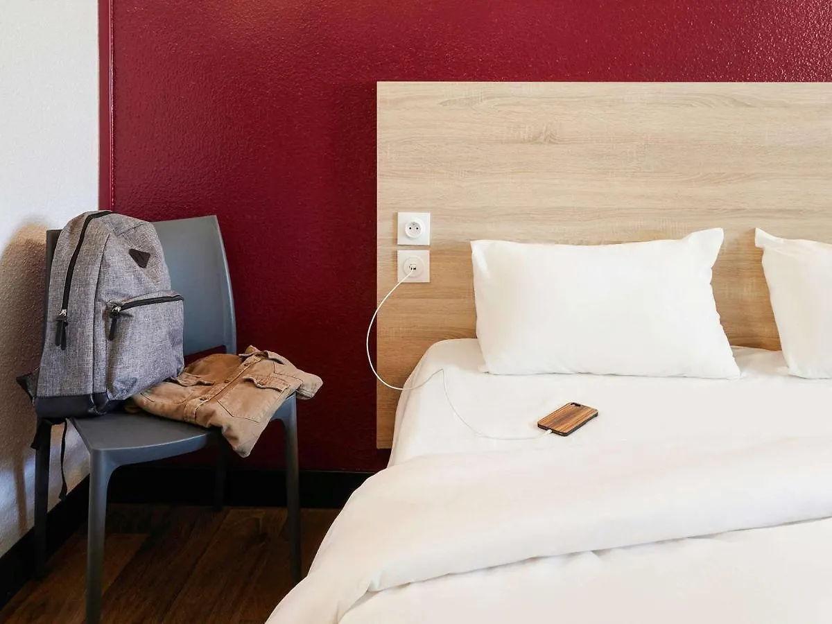 Hotel F1 Ванн 0*,